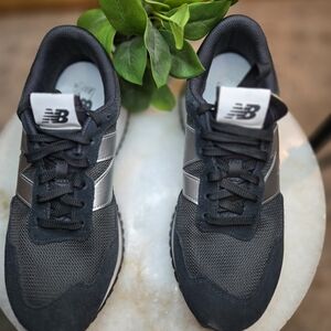 New Balance Black and Silver Sneakers